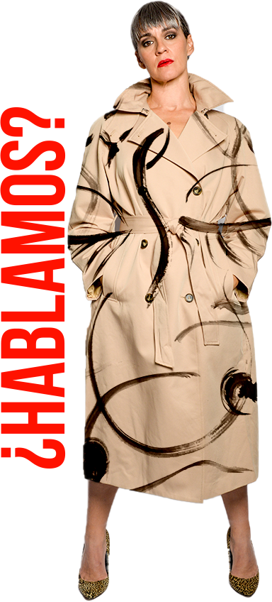 Fotografía de Elena Lombao con el texto "¿Hablamos?"